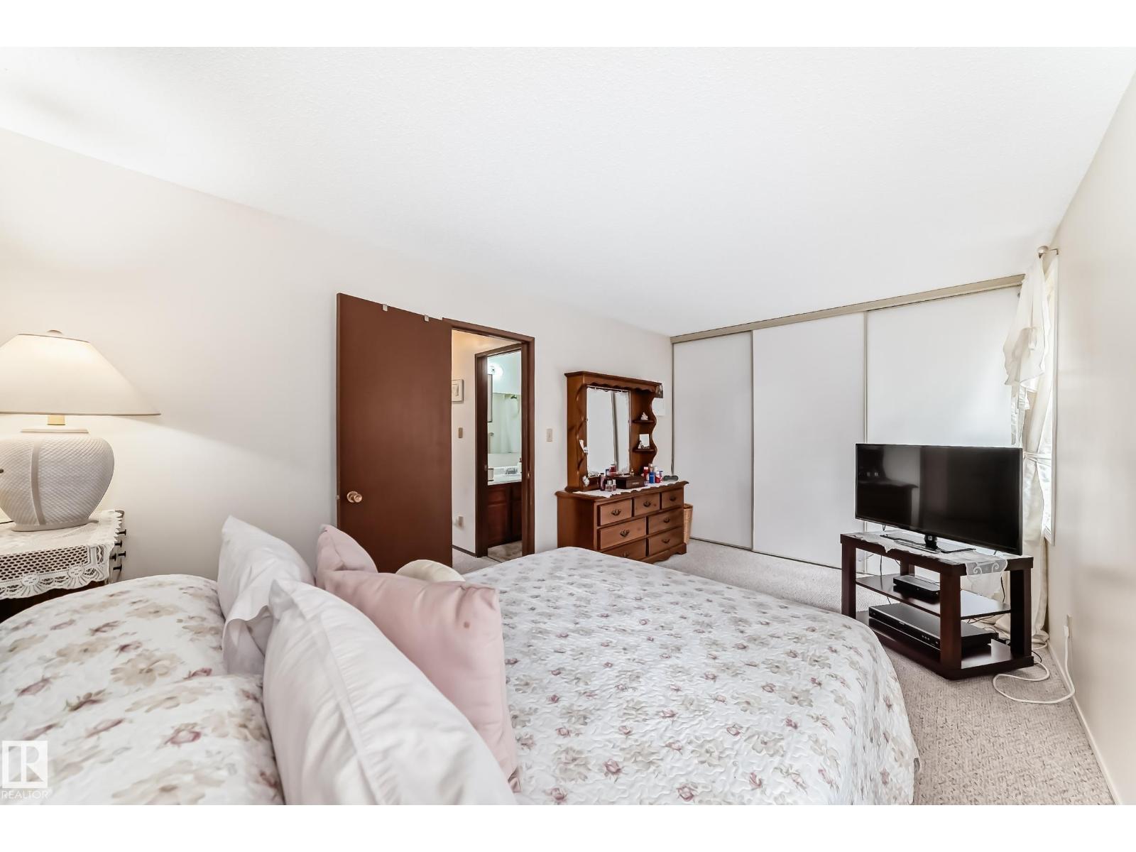 #15 6220 172 ST NW - 22