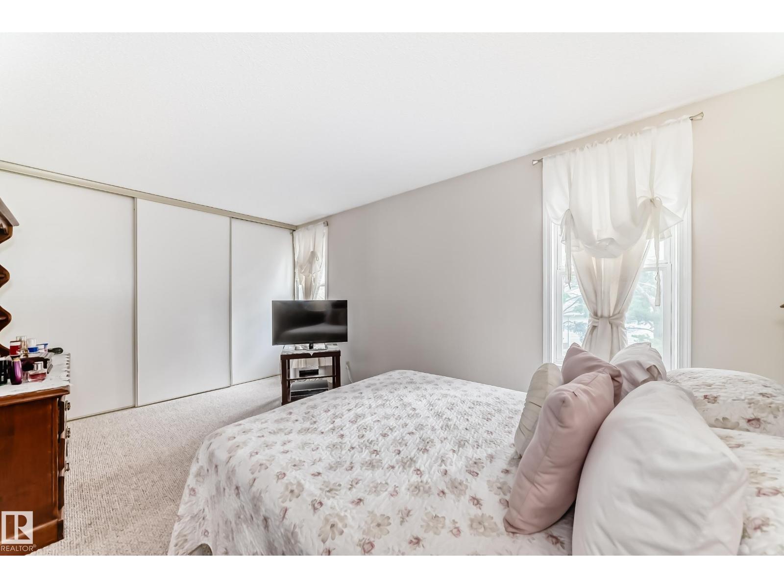 #15 6220 172 ST NW - 23