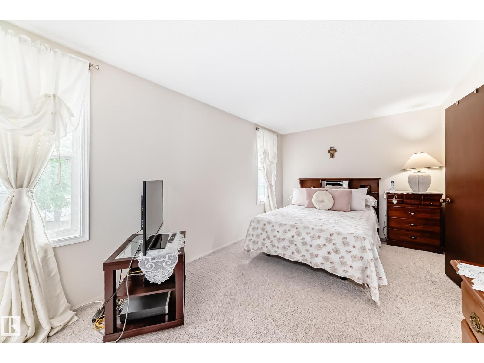 #15 6220 172 ST NW - 24