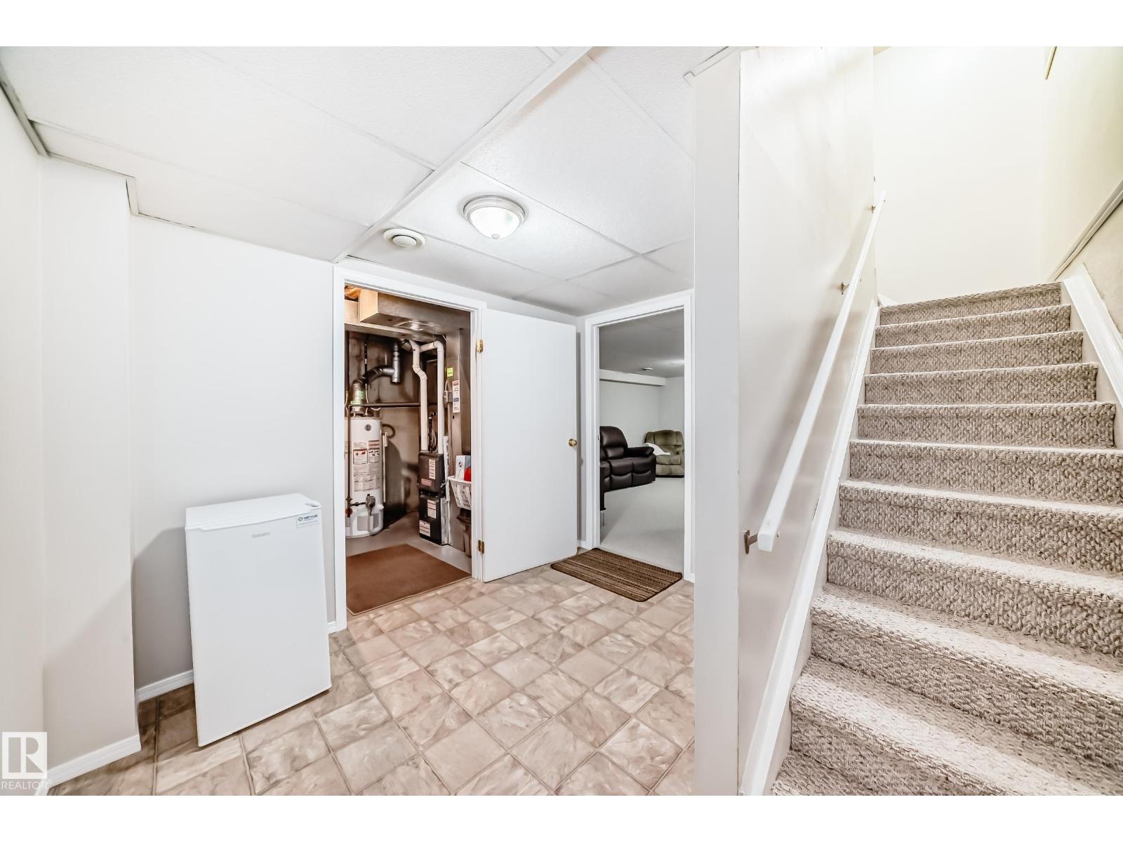 #15 6220 172 ST NW - 33