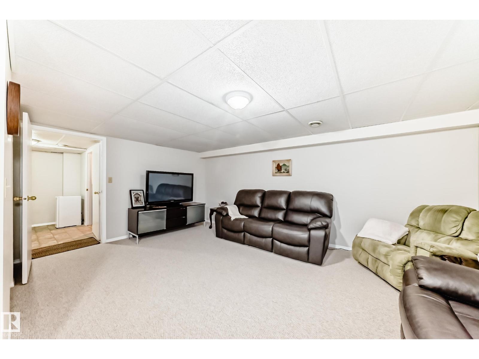 #15 6220 172 ST NW - 36