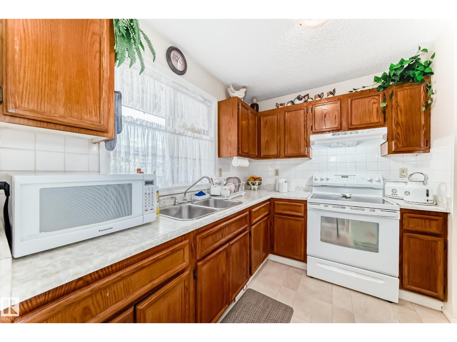 #15 6220 172 ST NW - 6