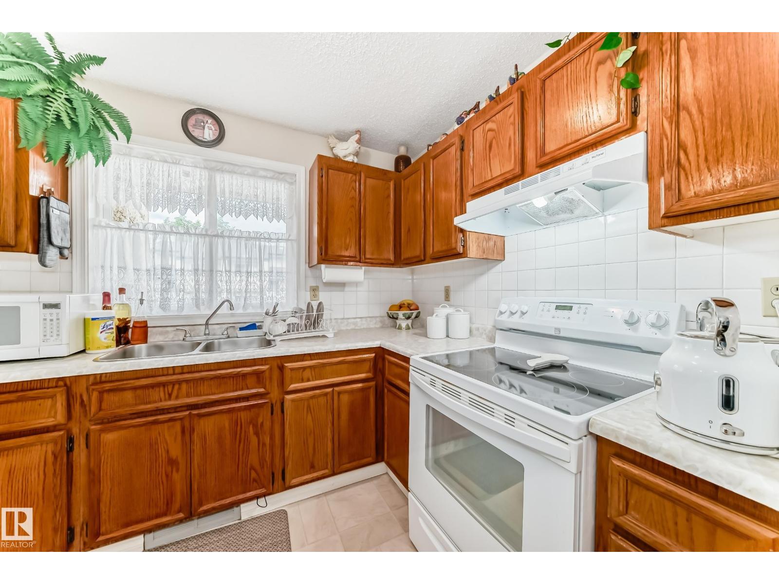 #15 6220 172 ST NW - 8