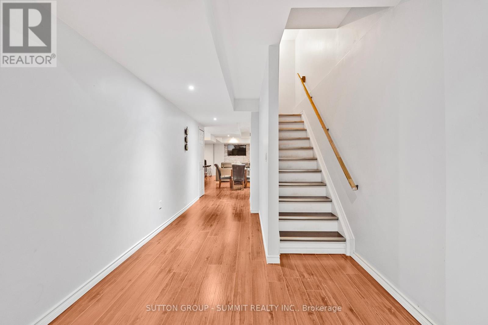 238 KING STREET S - 24