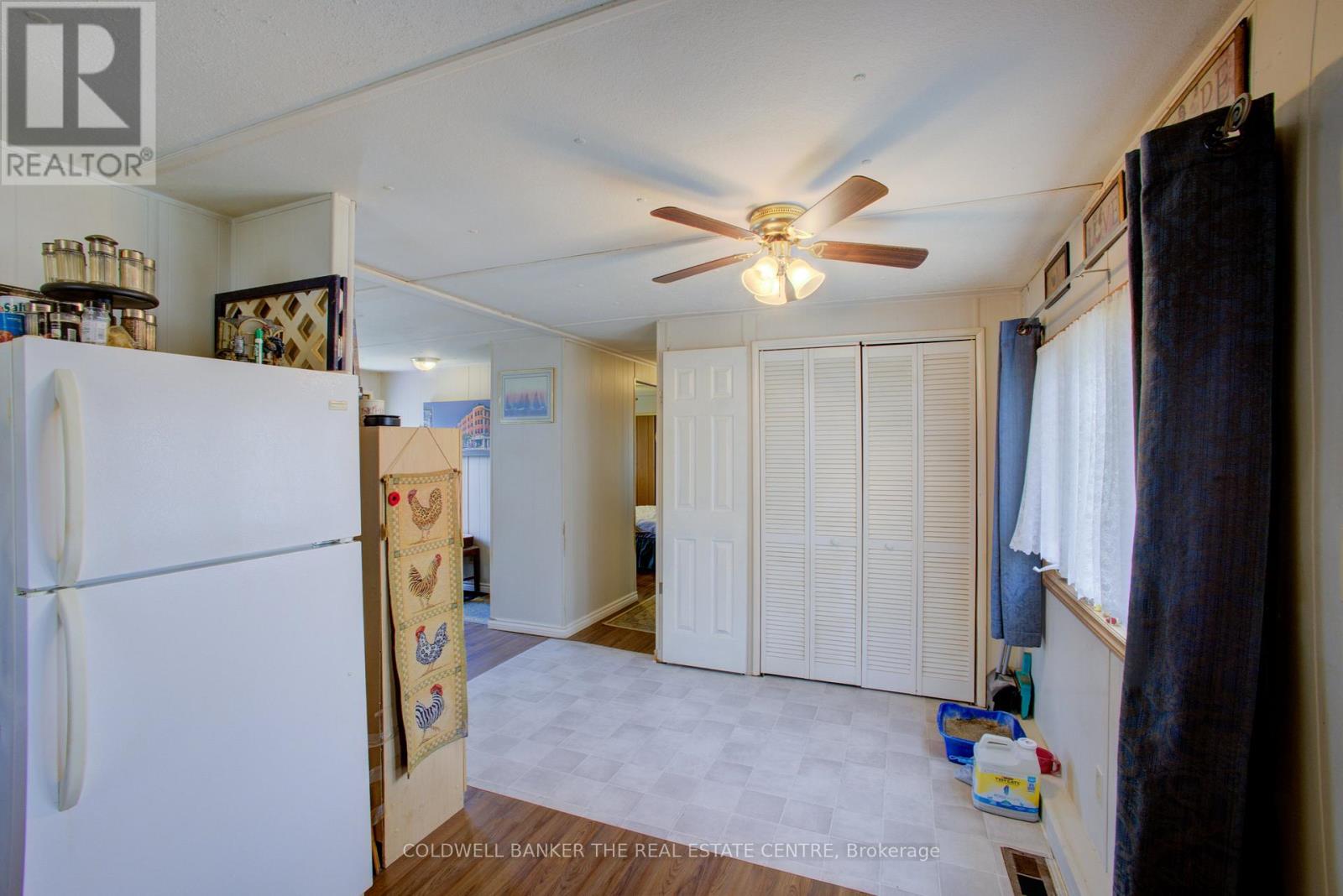 4 LOCUST HILL DRIVE - 10