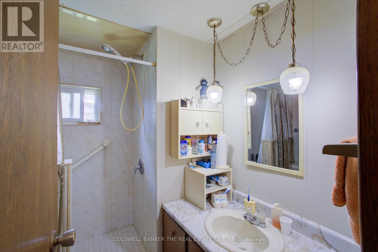 4 LOCUST HILL DRIVE - 12