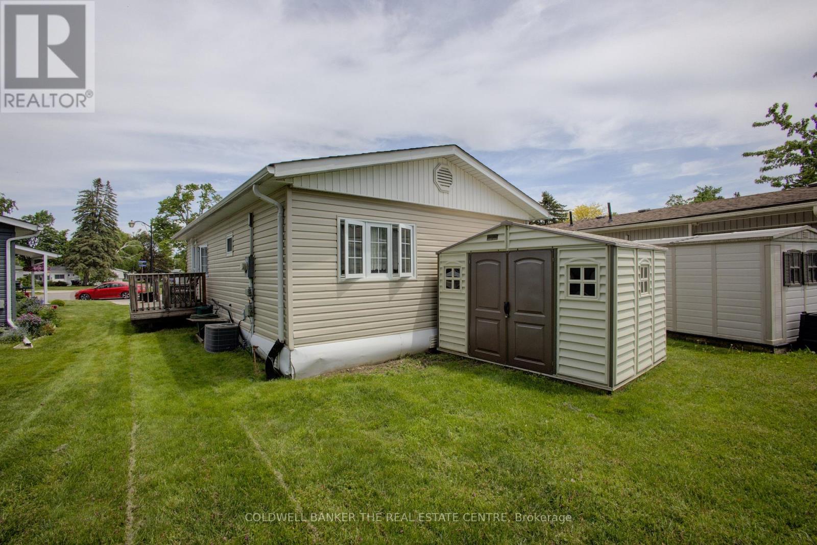 4 LOCUST HILL DRIVE - 17