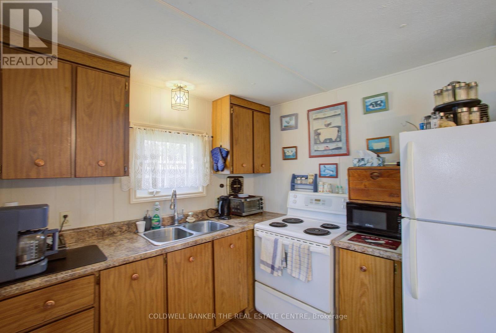 4 LOCUST HILL DRIVE - 9