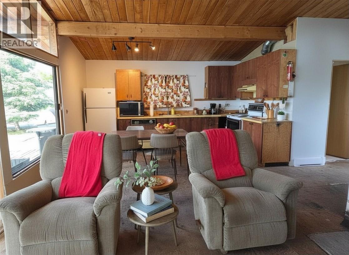 1367 S GREEN LAKE ROAD - Image 9
