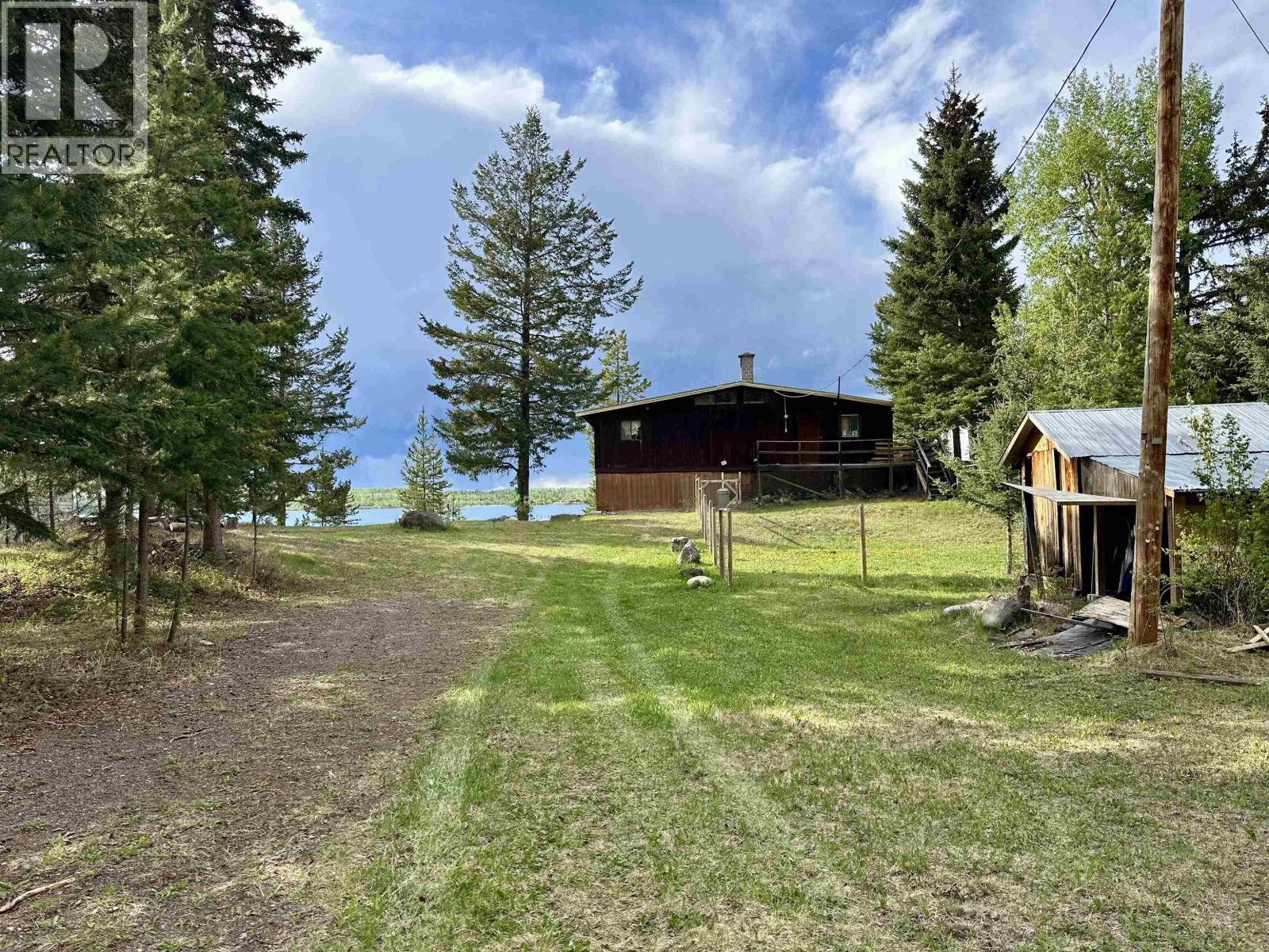 1367 S GREEN LAKE ROAD - Image 19