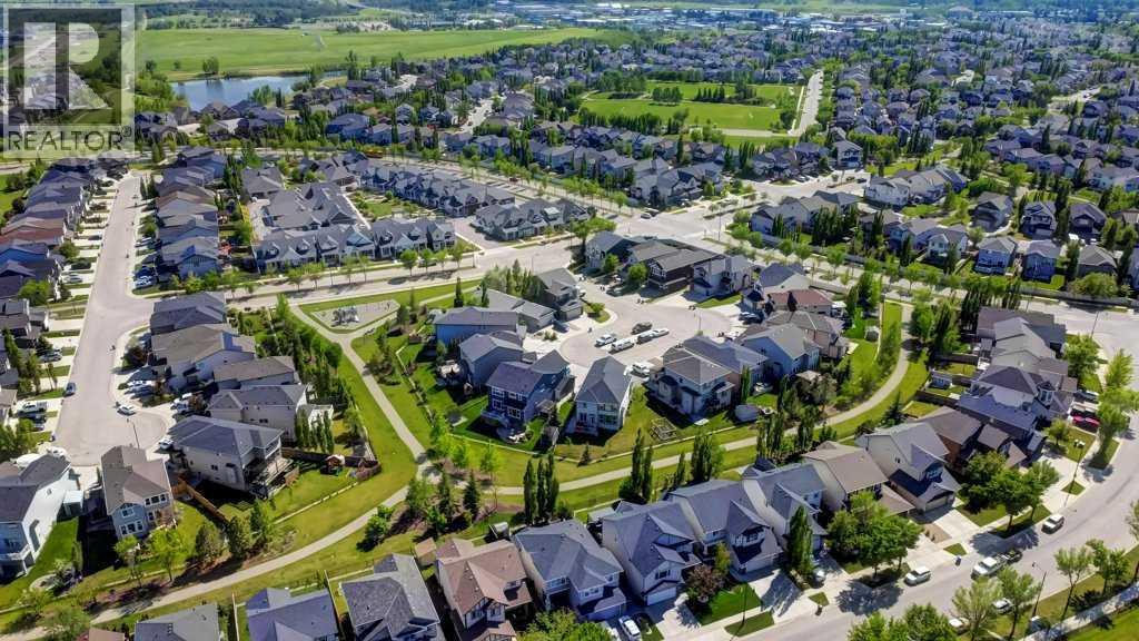 8 Crystal Green Grove - 36