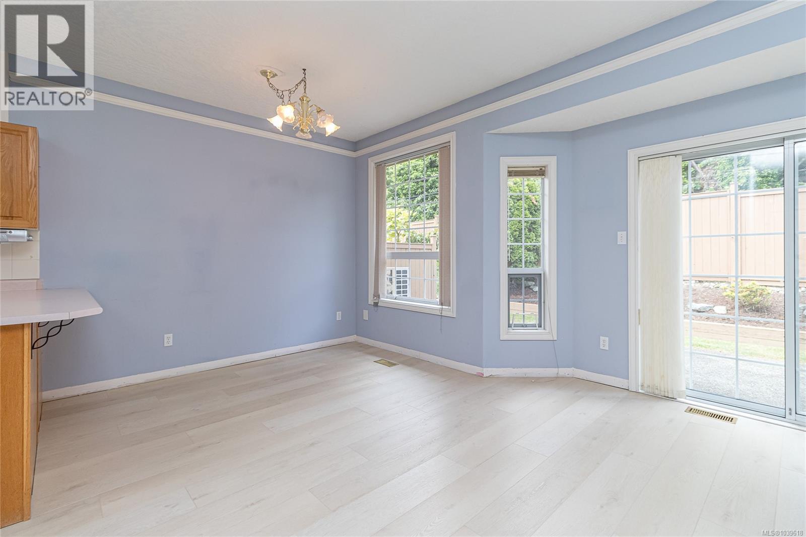 #25 2979 River Rd - 4
