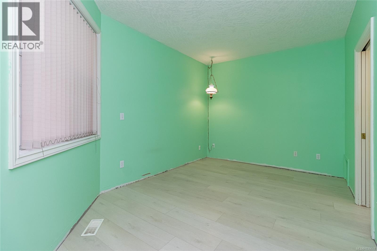 #25 2979 River Rd - 9