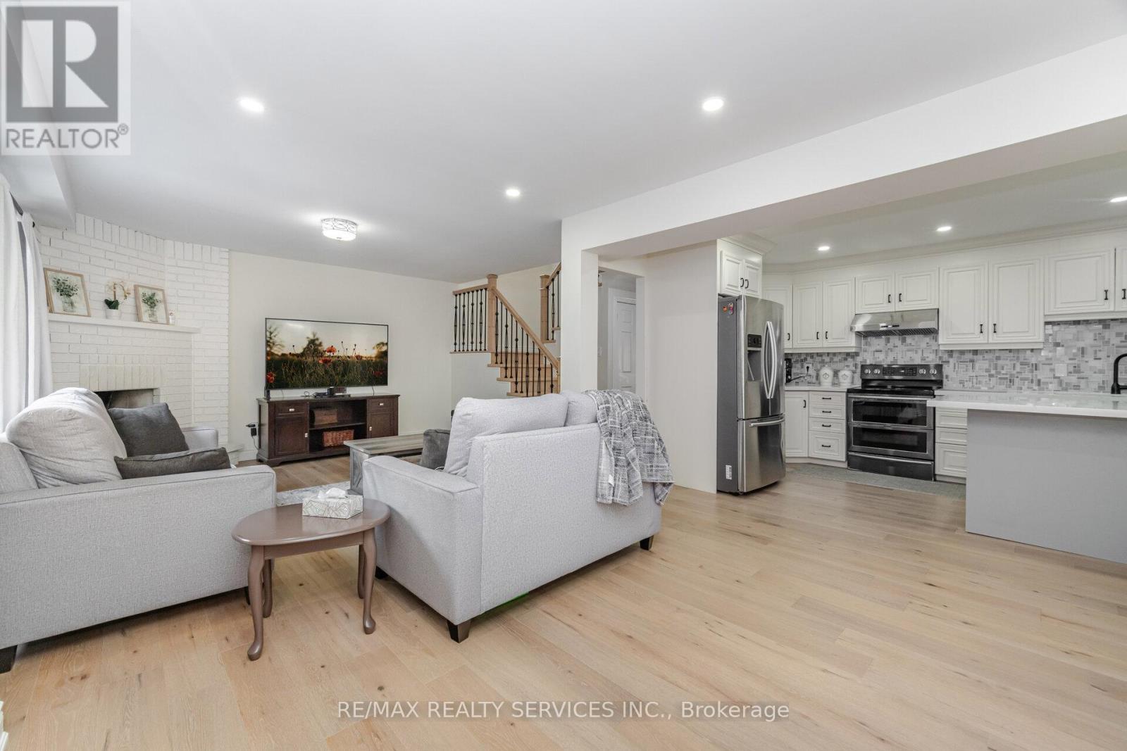 14 SNOWBERRY COURT - 14
