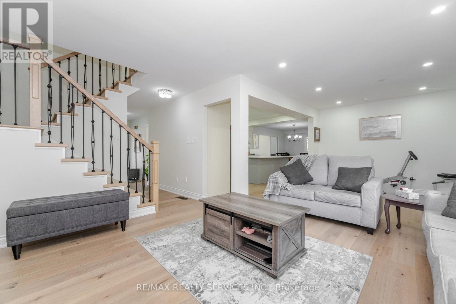 14 SNOWBERRY COURT - 18