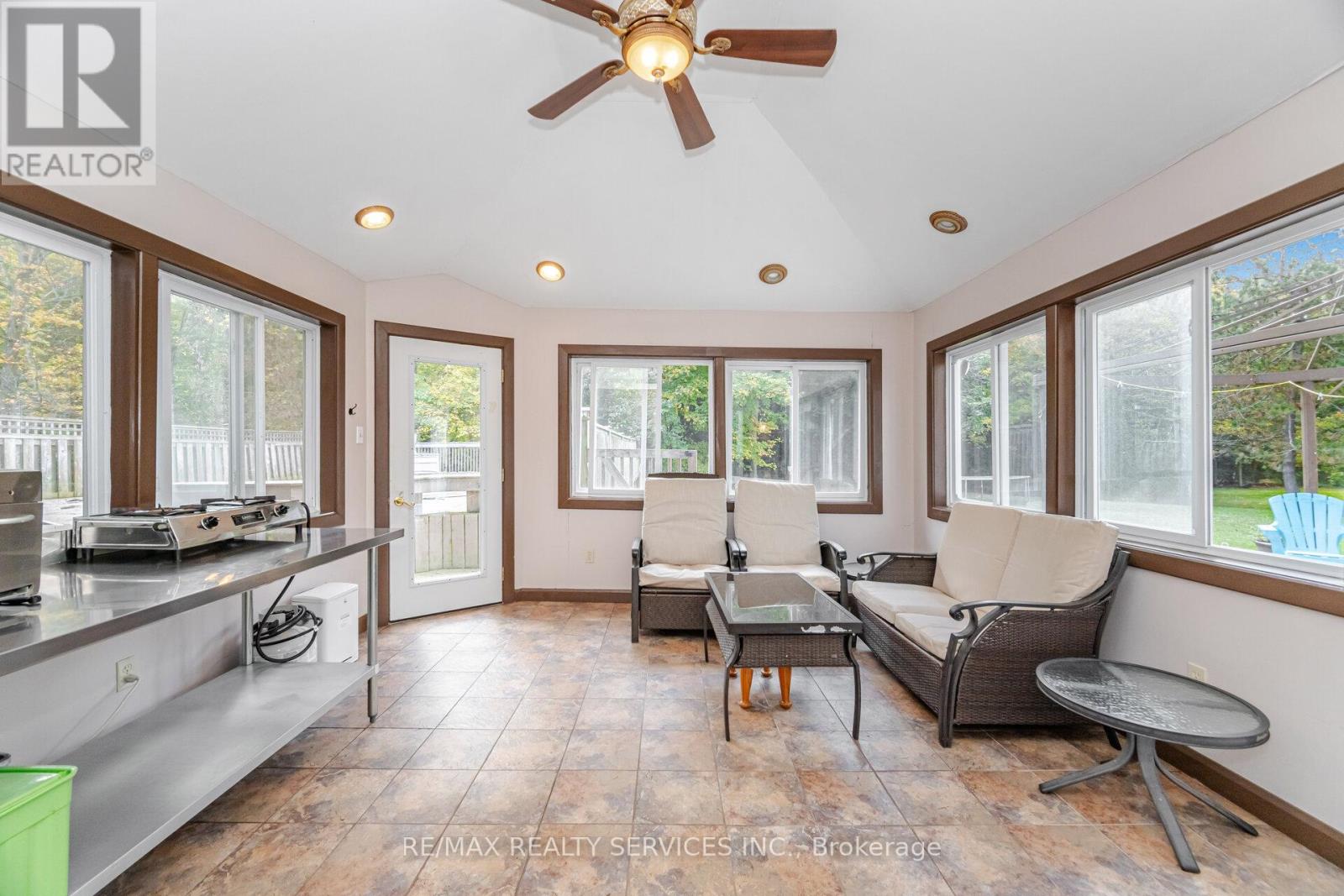 14 SNOWBERRY COURT - 19