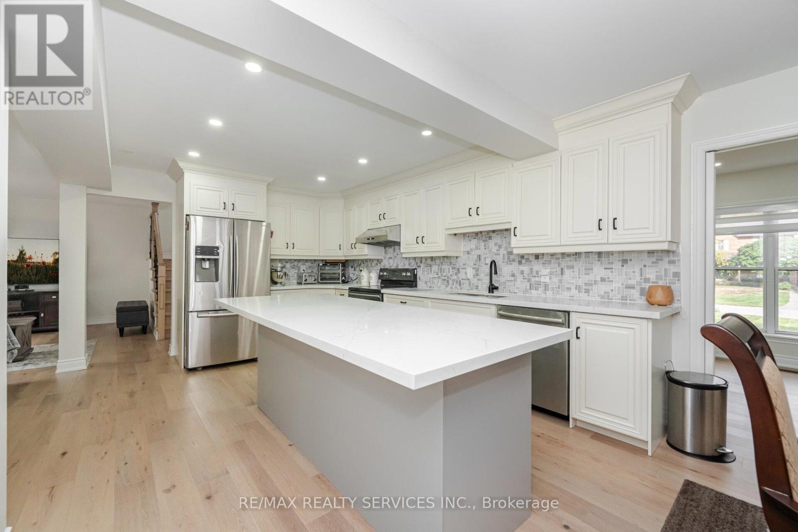14 SNOWBERRY COURT - 2