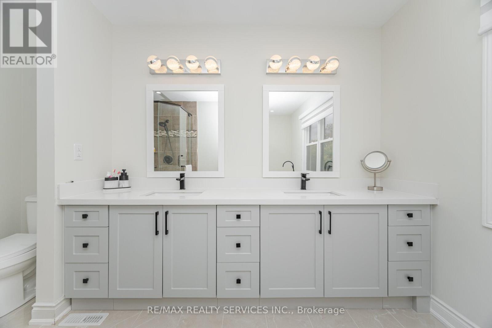 14 SNOWBERRY COURT - 35