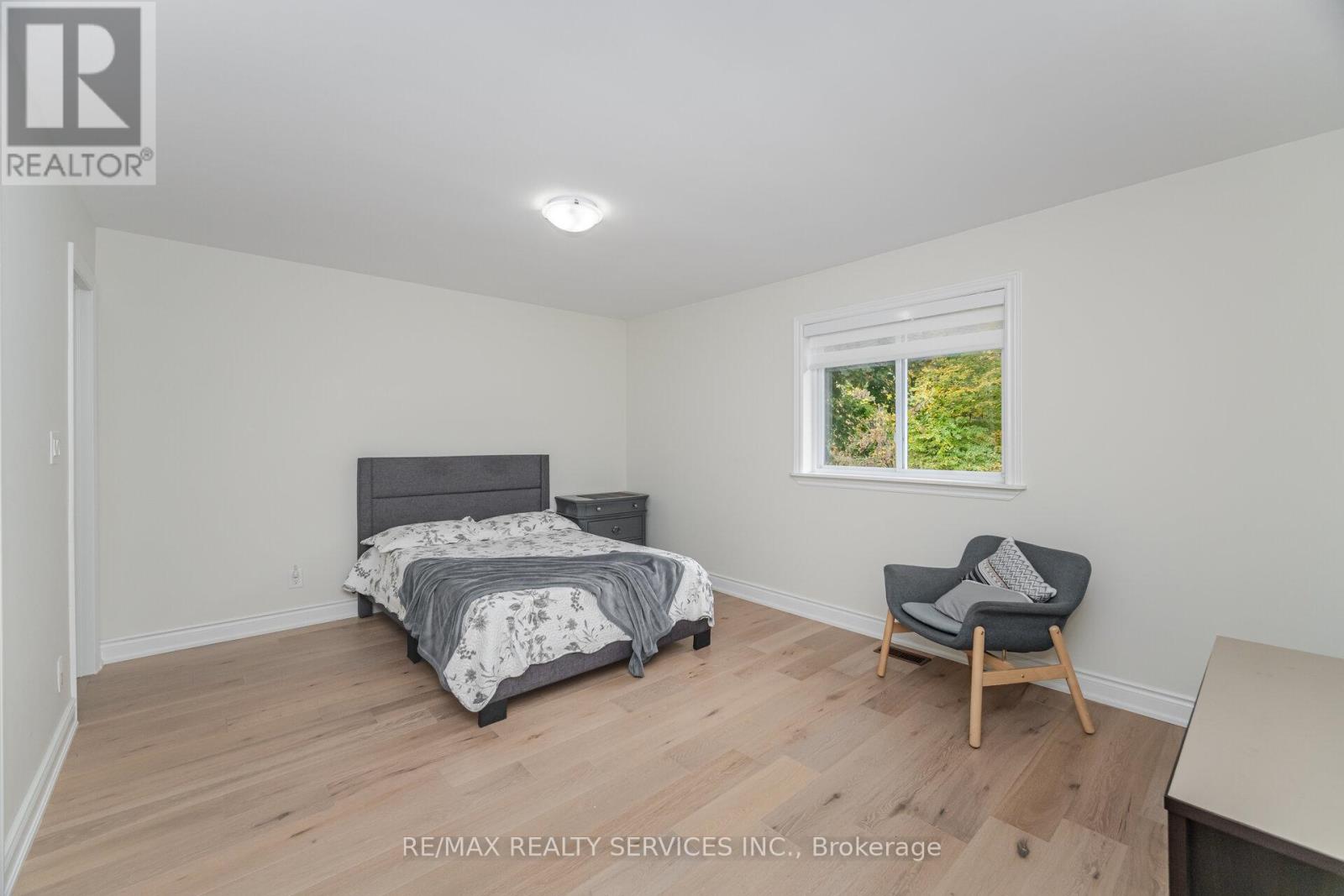 14 SNOWBERRY COURT - 36