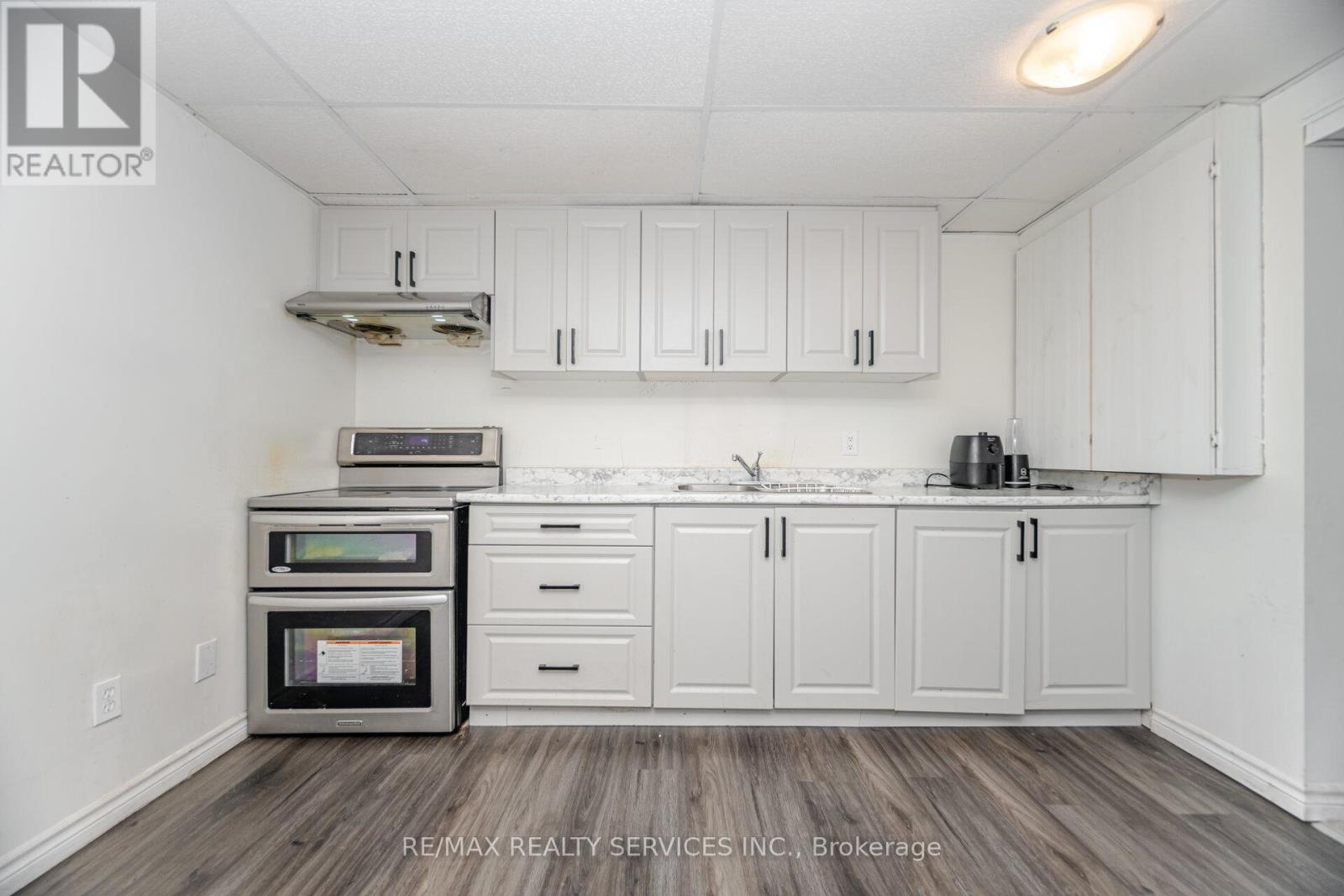 14 SNOWBERRY COURT - 43