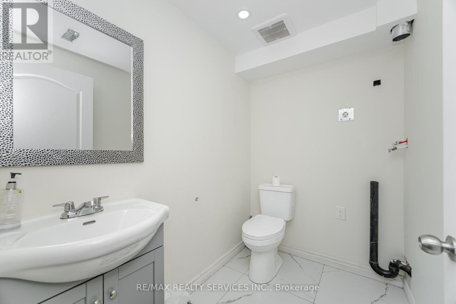 14 SNOWBERRY COURT - 44