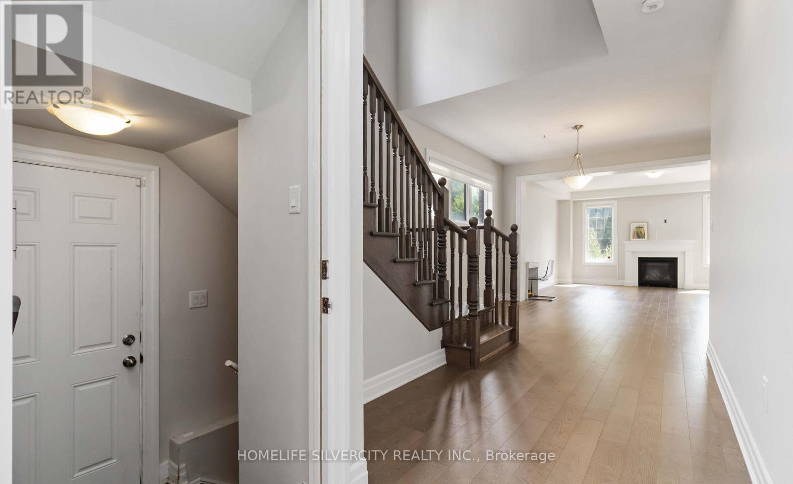 588 QUEEN MARY DRIVE - 38