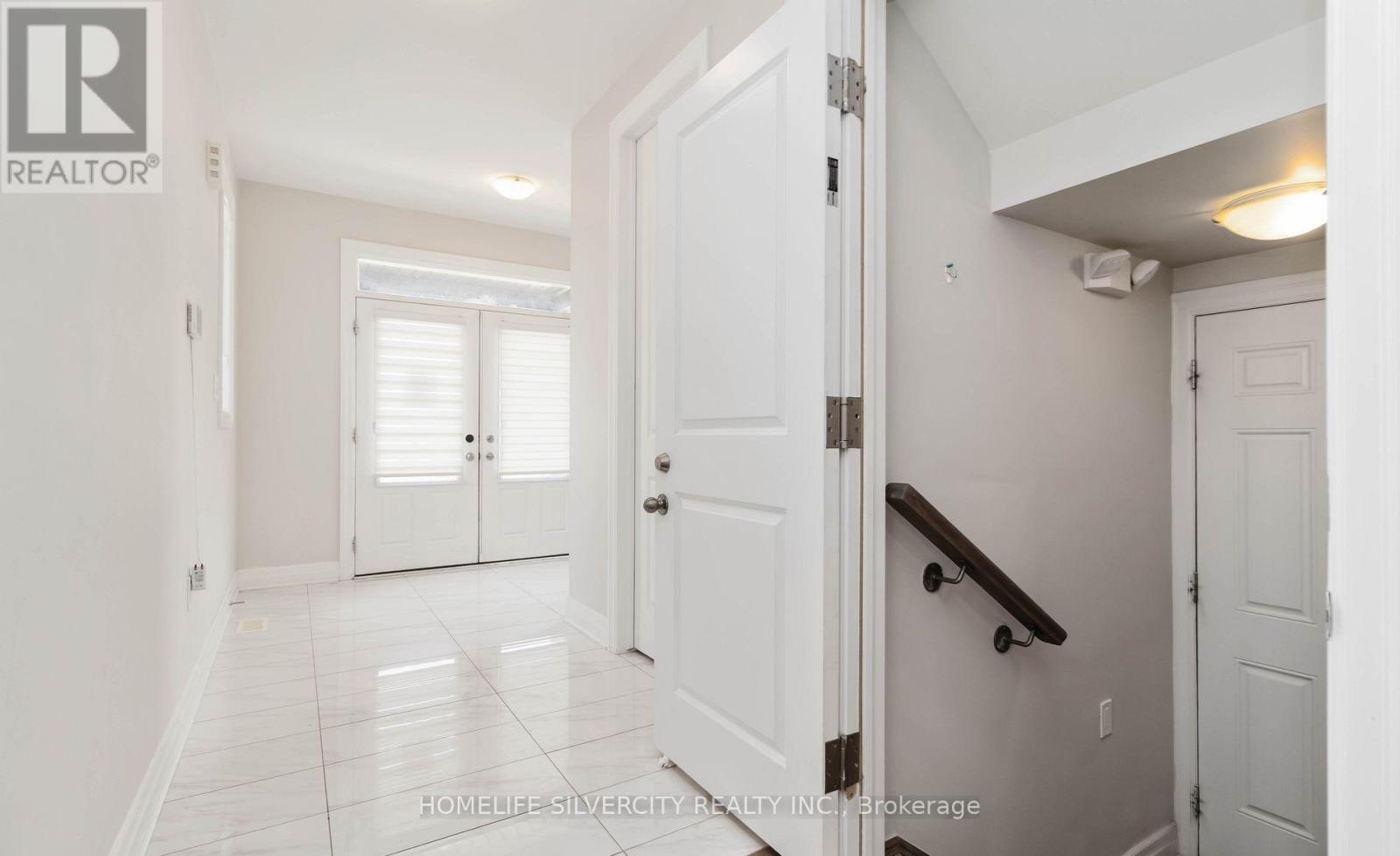 588 QUEEN MARY DRIVE - 39