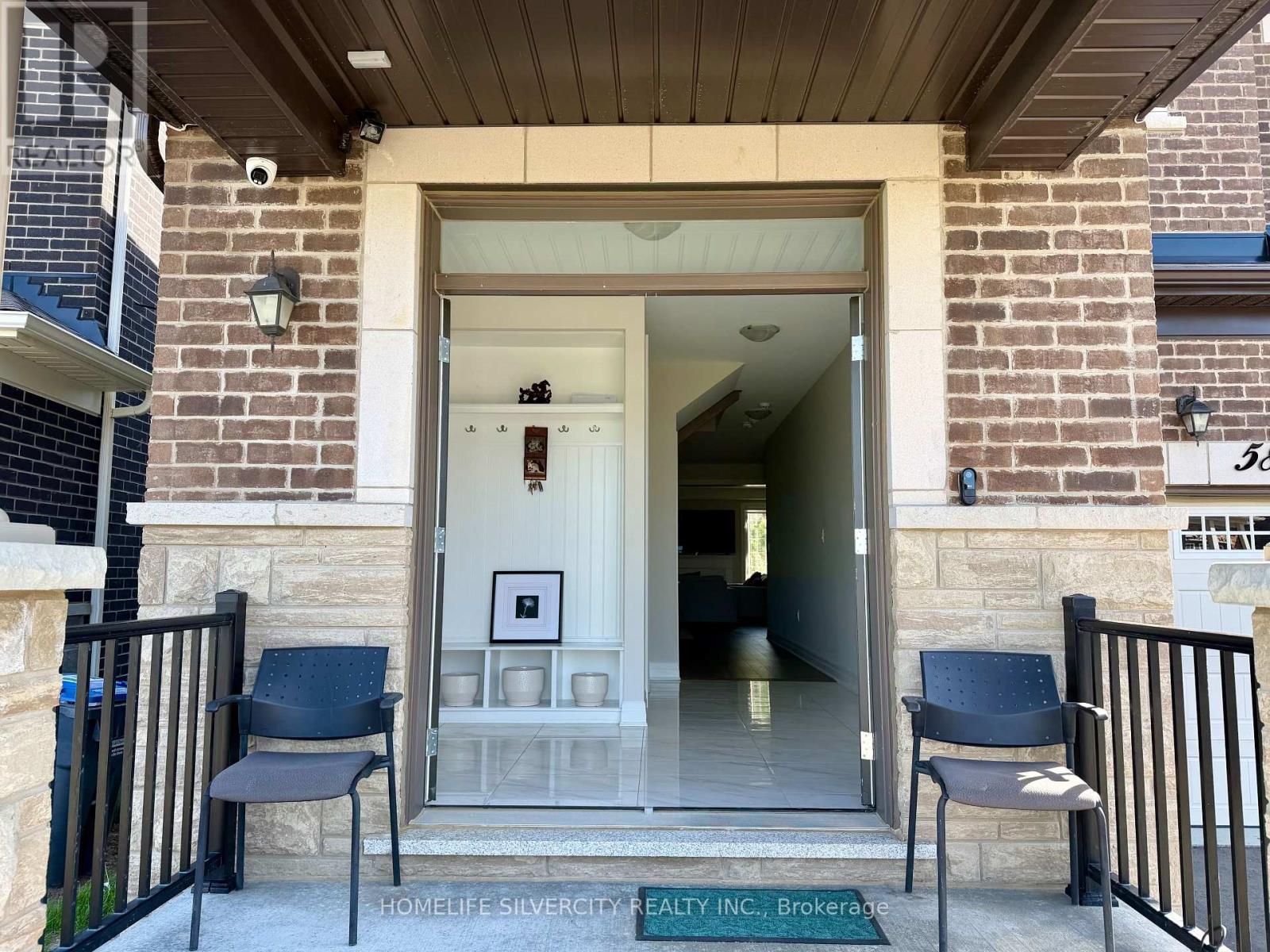 588 QUEEN MARY DRIVE - 4