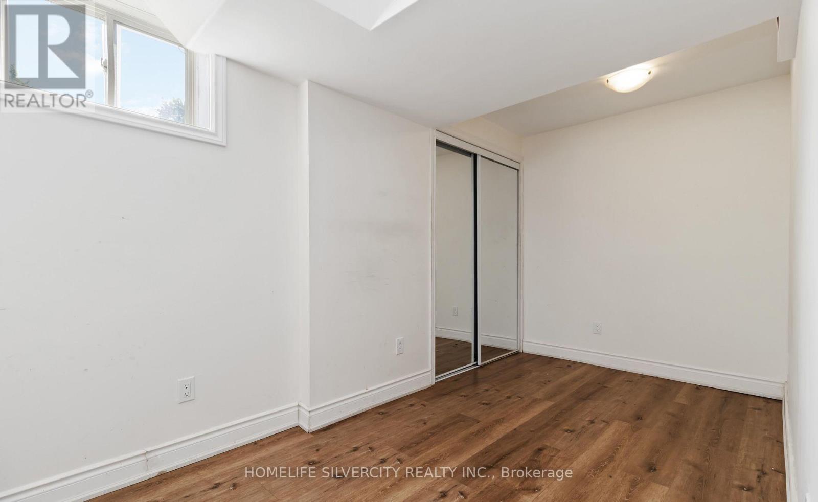 588 QUEEN MARY DRIVE - 43