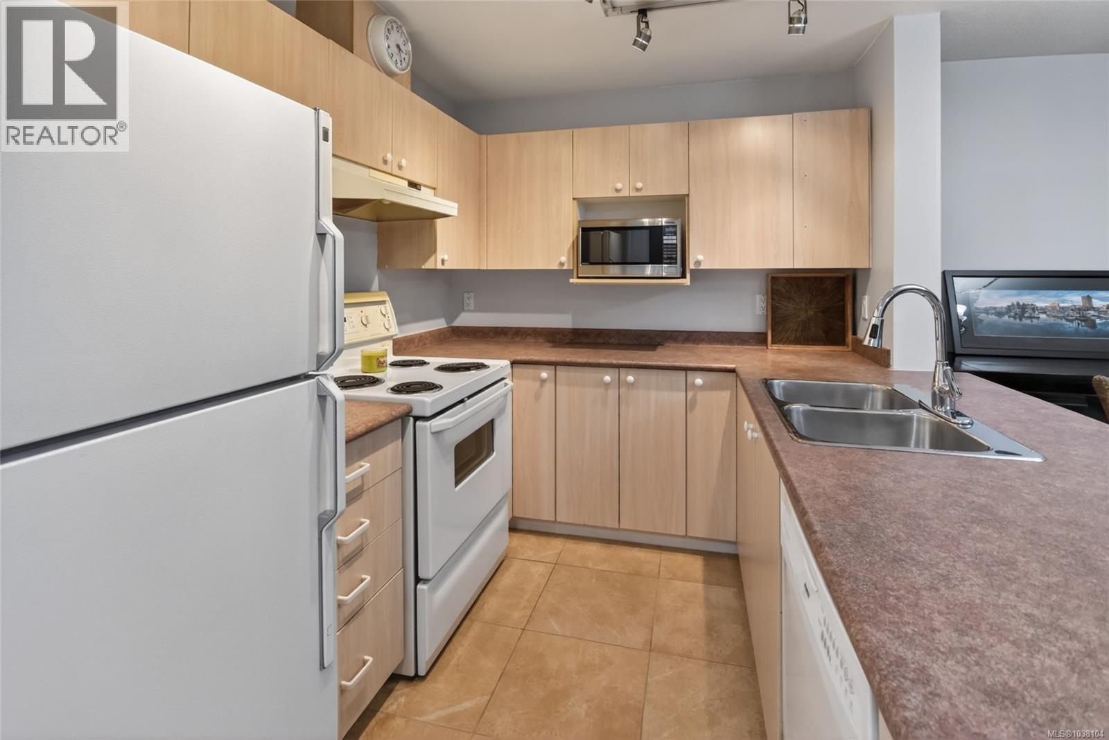 #113 770 Poplar St - 9