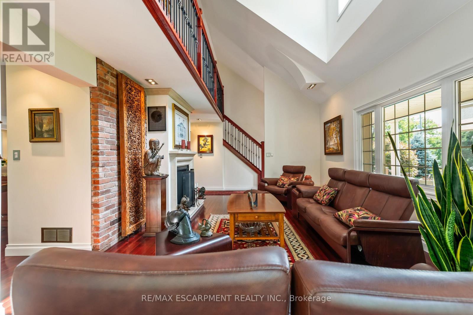 493 RIDGE ROAD E - 11