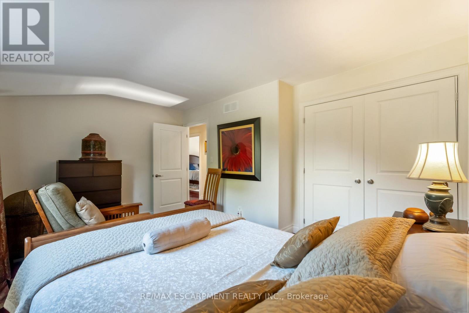 493 RIDGE ROAD E - 32
