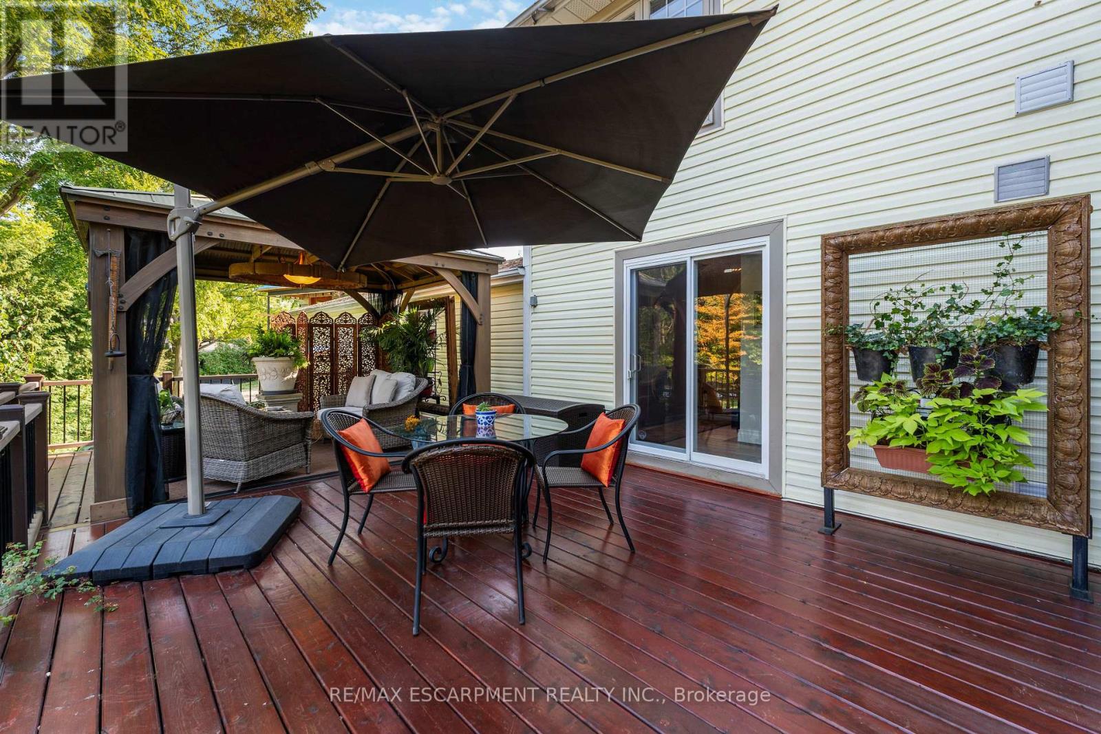 493 RIDGE ROAD E - 37