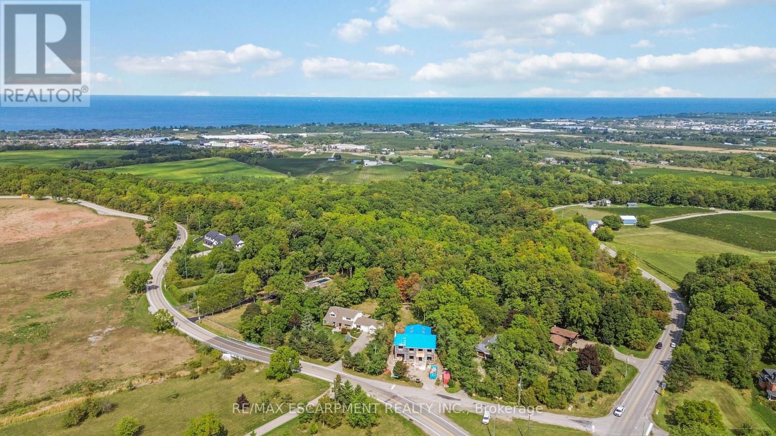493 RIDGE ROAD E - 48