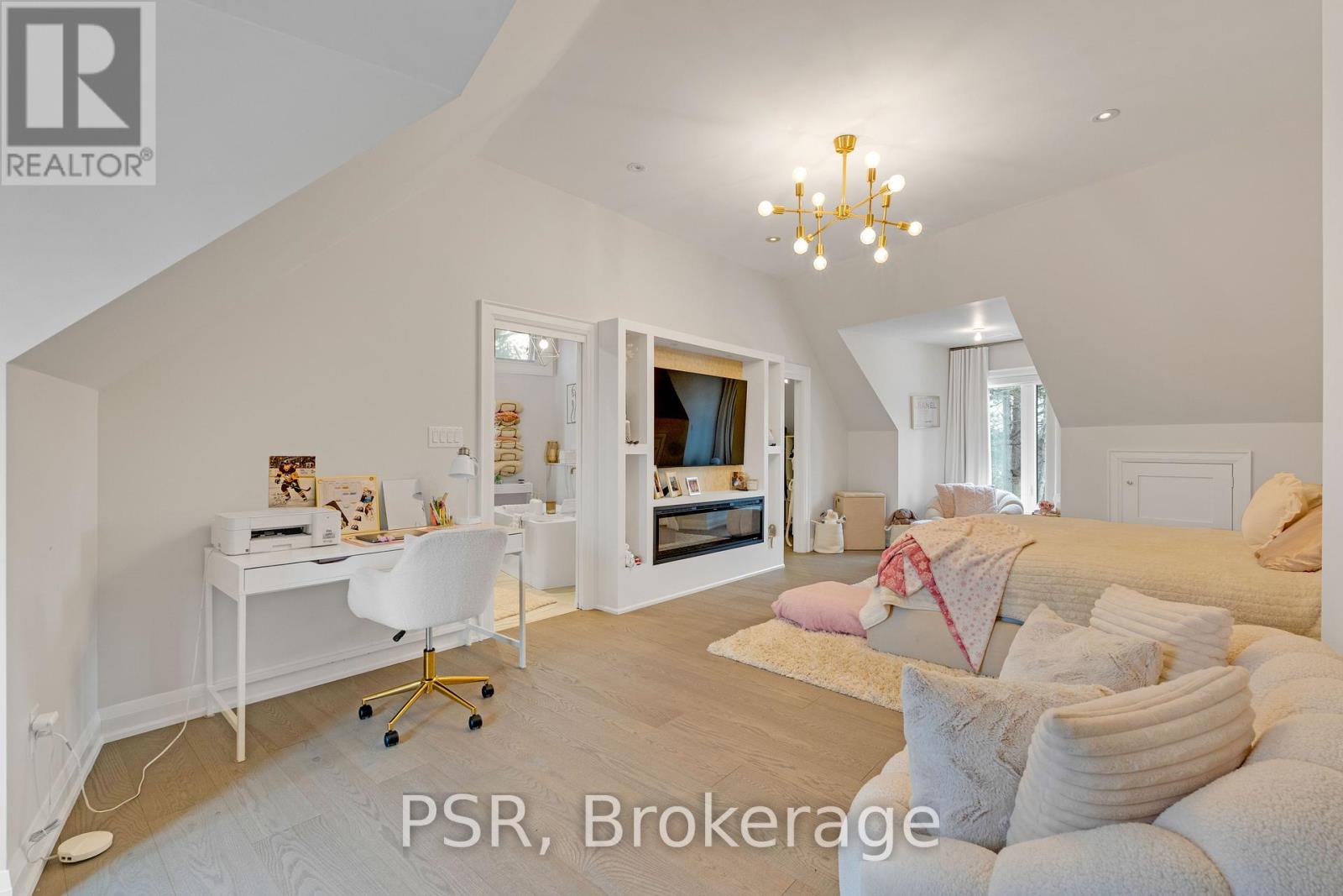 140 RAVENDALE COURT - 18