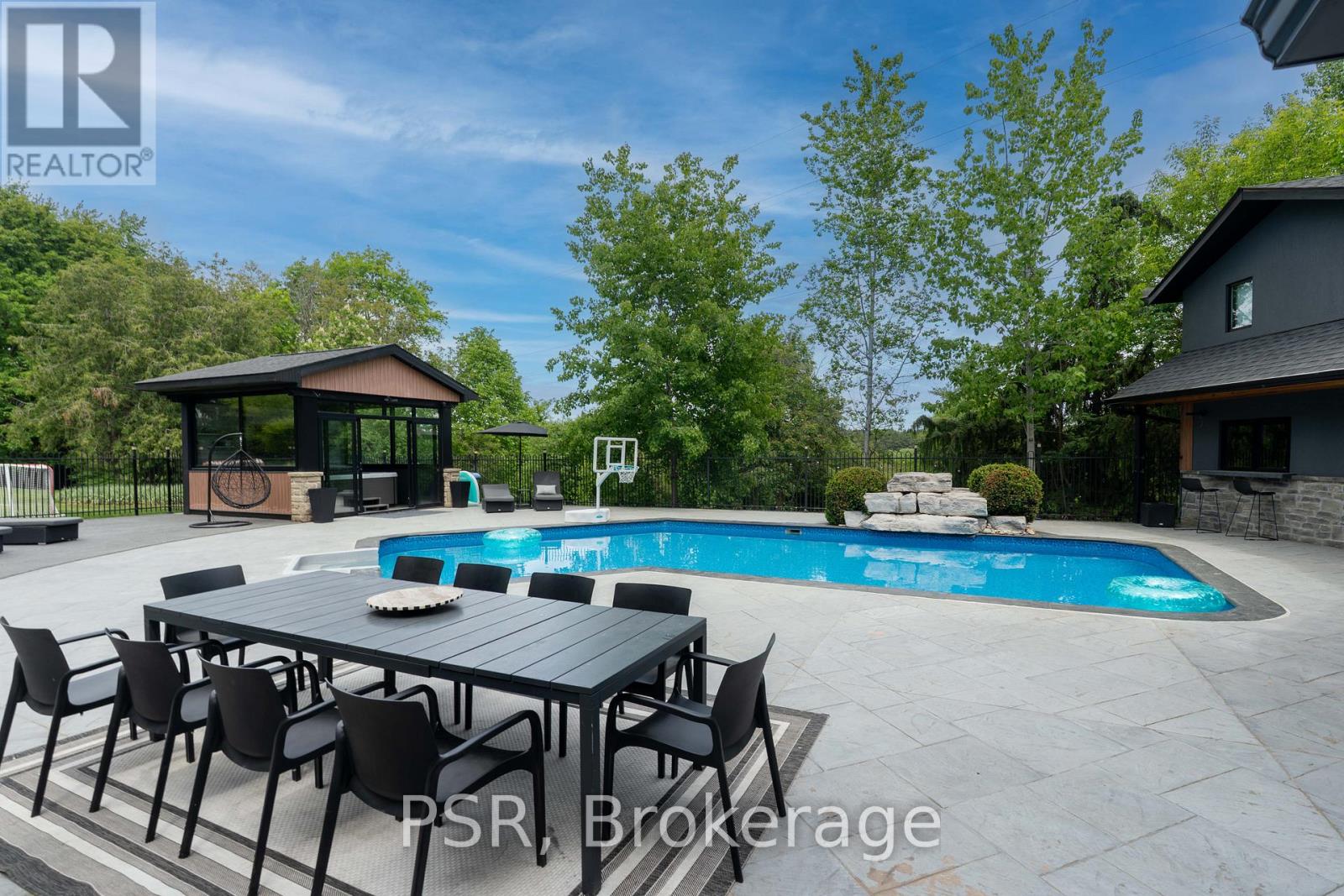 140 RAVENDALE COURT - 34