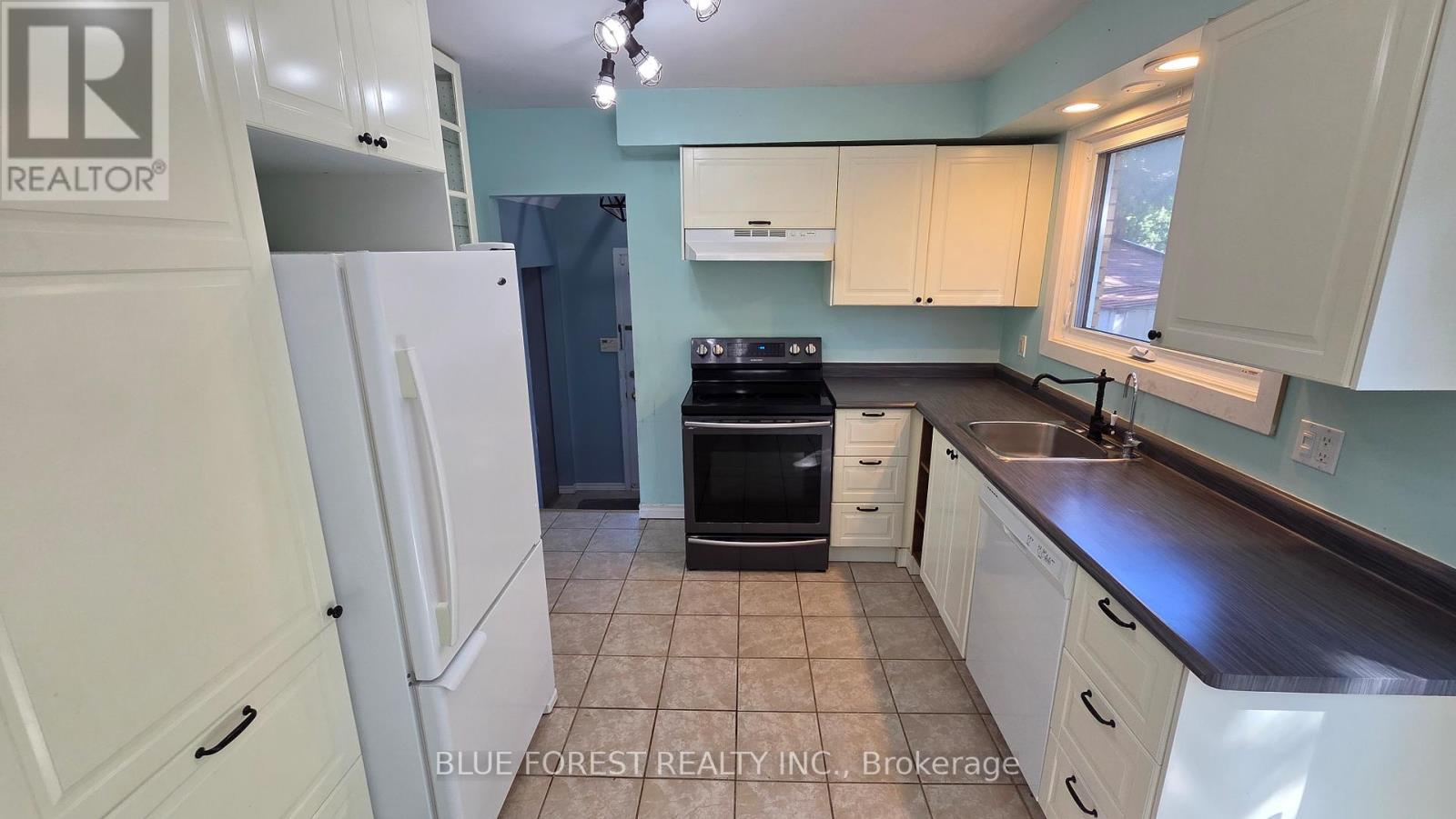 230 CAIRN STREET - 9