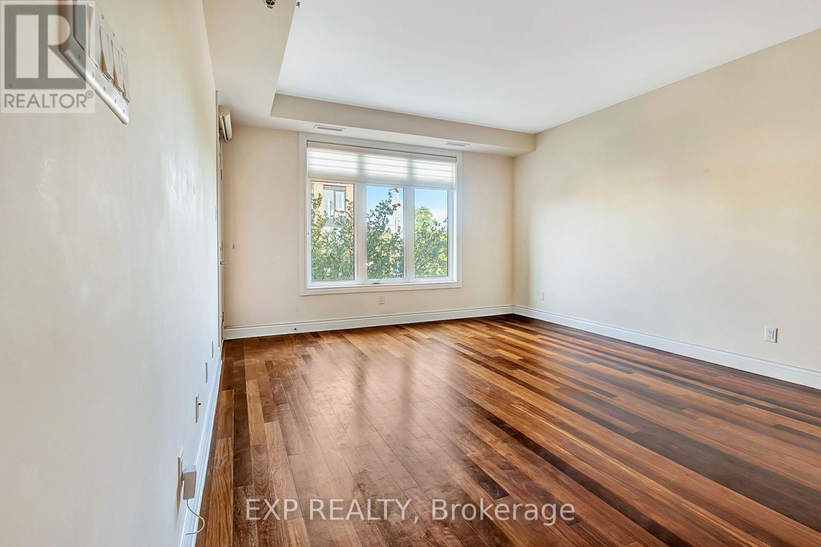 #10 323 WINONA AVENUE - 19