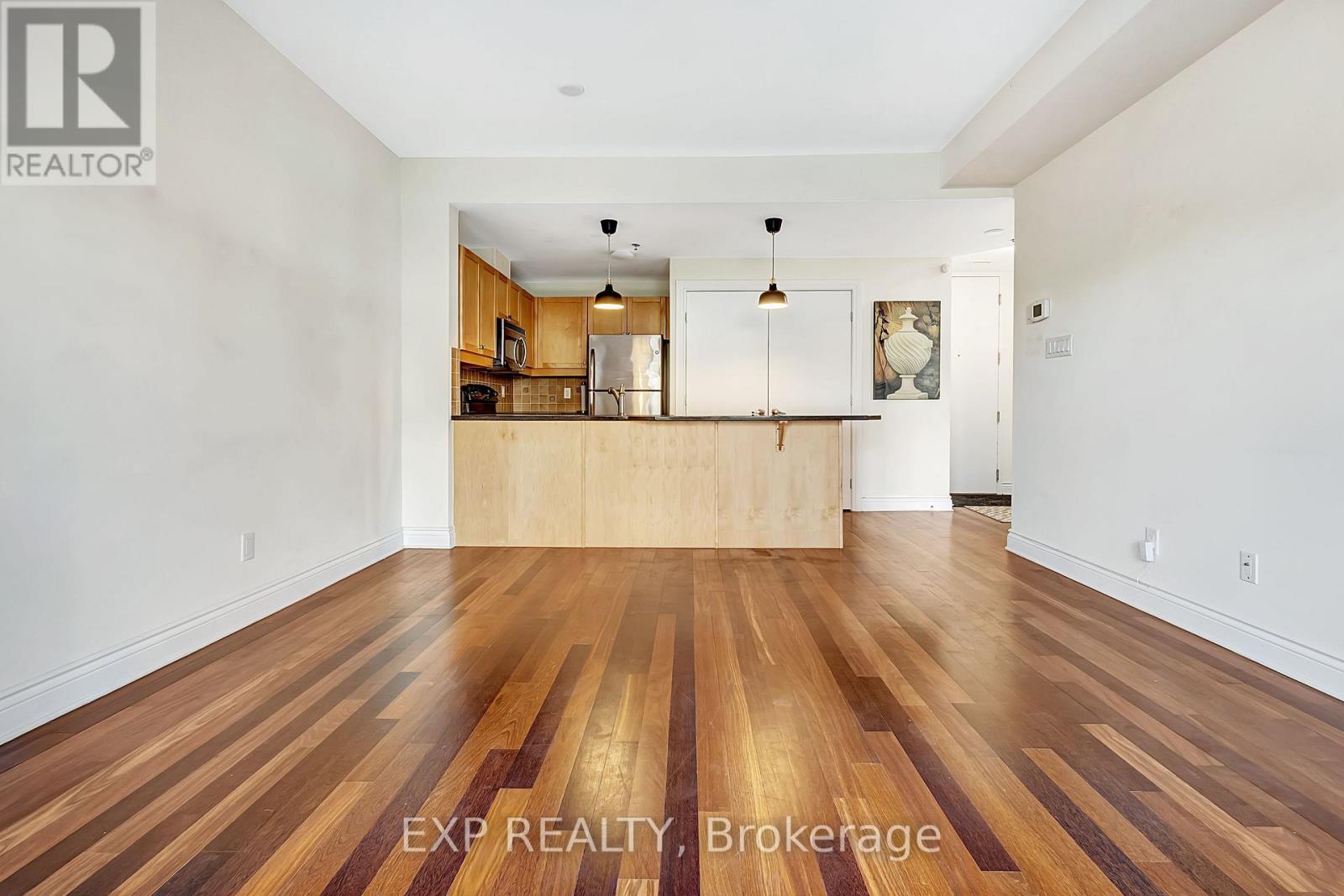 #10 323 WINONA AVENUE - 20