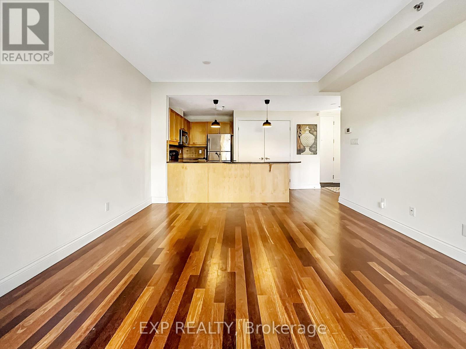 #10 323 WINONA AVENUE - 29
