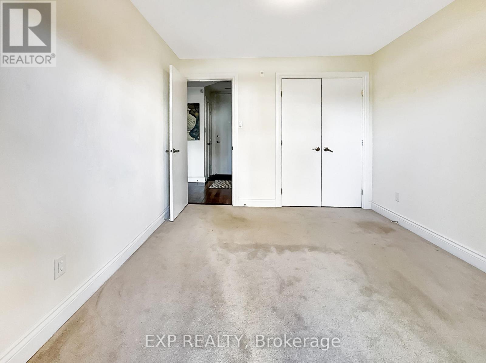 #10 323 WINONA AVENUE - 27