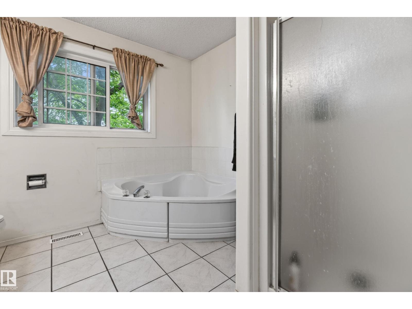 #21 501 YOUVILLE DR E NW - 22