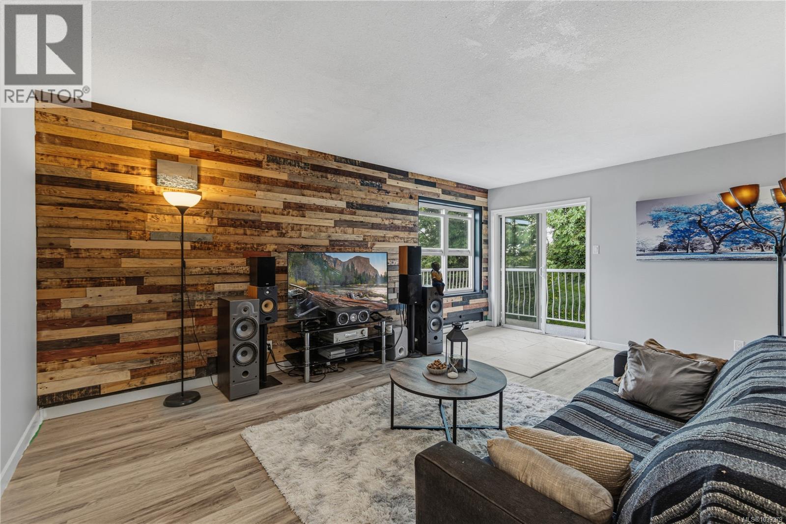 #205 311 Mt. Benson St - 4