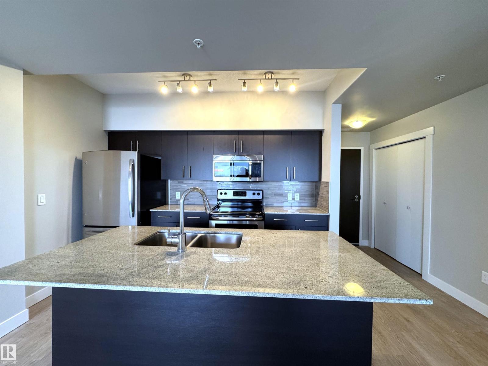 #703 10226 104 ST NW - 9