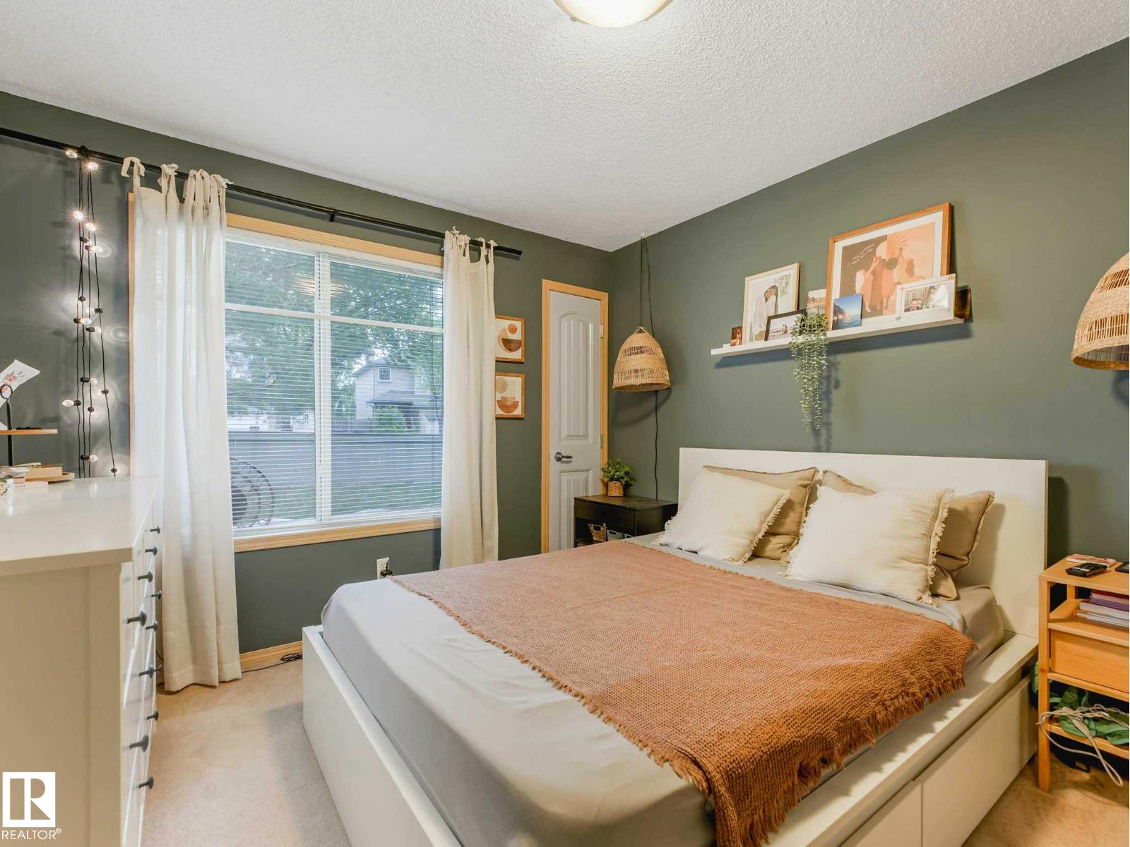 #93 604 62 ST SW - 20