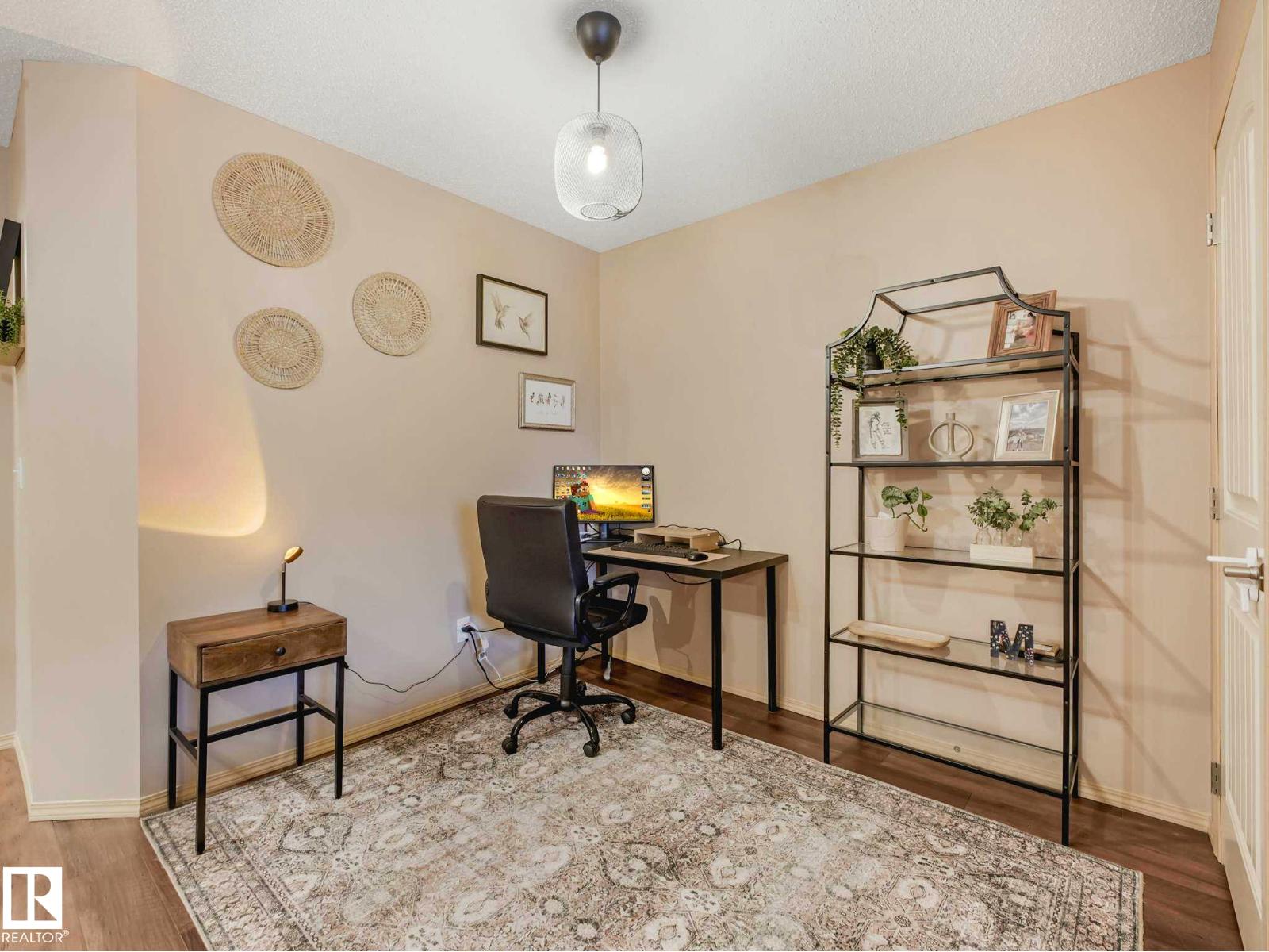 #93 604 62 ST SW - 18