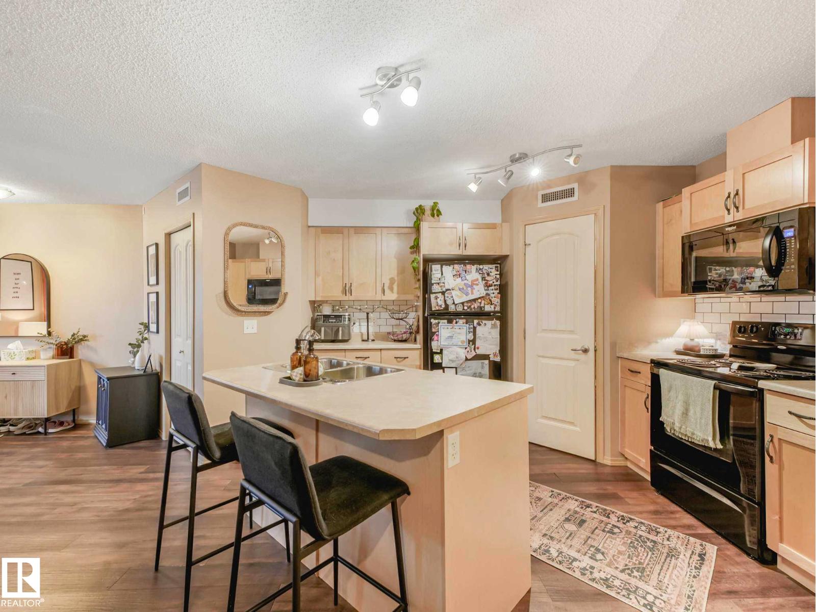 #93 604 62 ST SW - 10