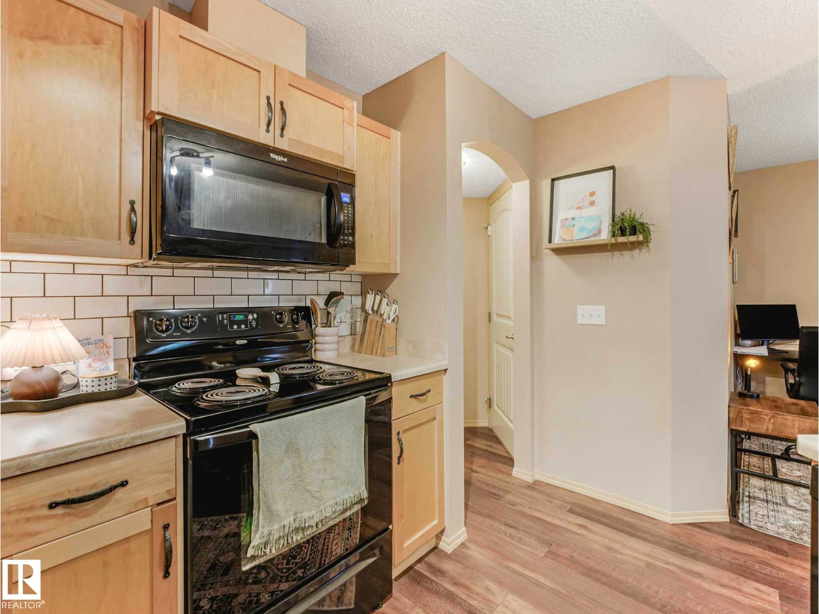#93 604 62 ST SW - 15