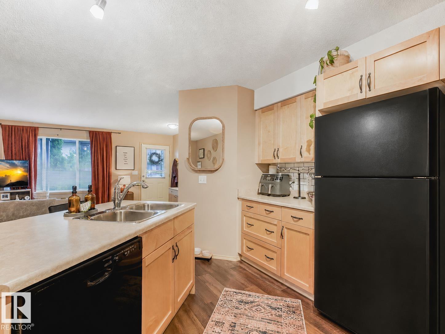 #93 604 62 ST SW - 11
