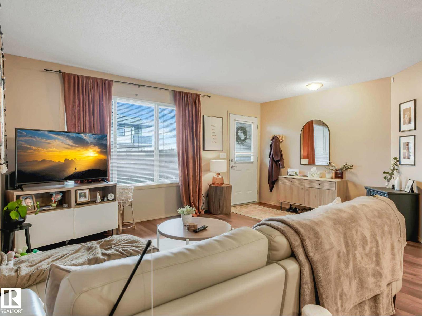 #93 604 62 ST SW - 8